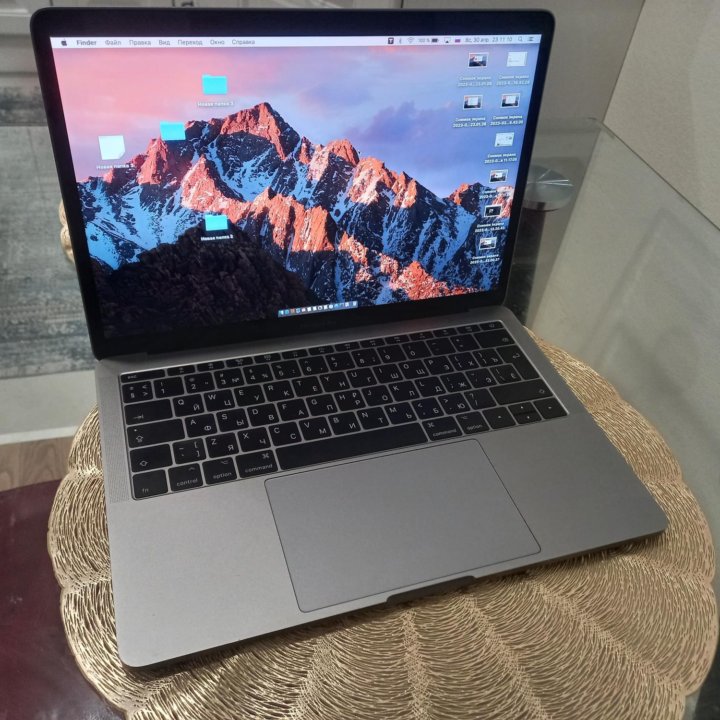 MacBook Apple Pro 13, 2017г.