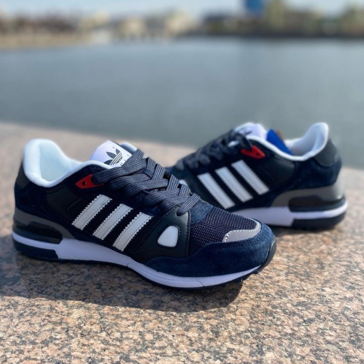 Кроссовки Adidas