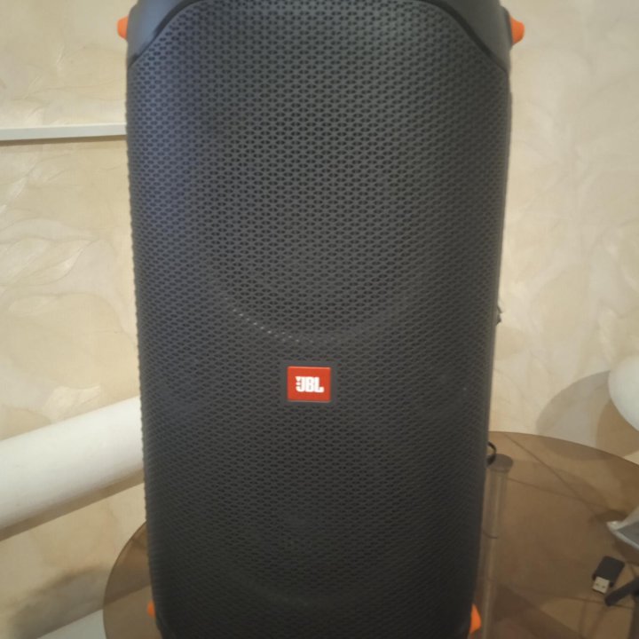 Продам JBL 110 новая