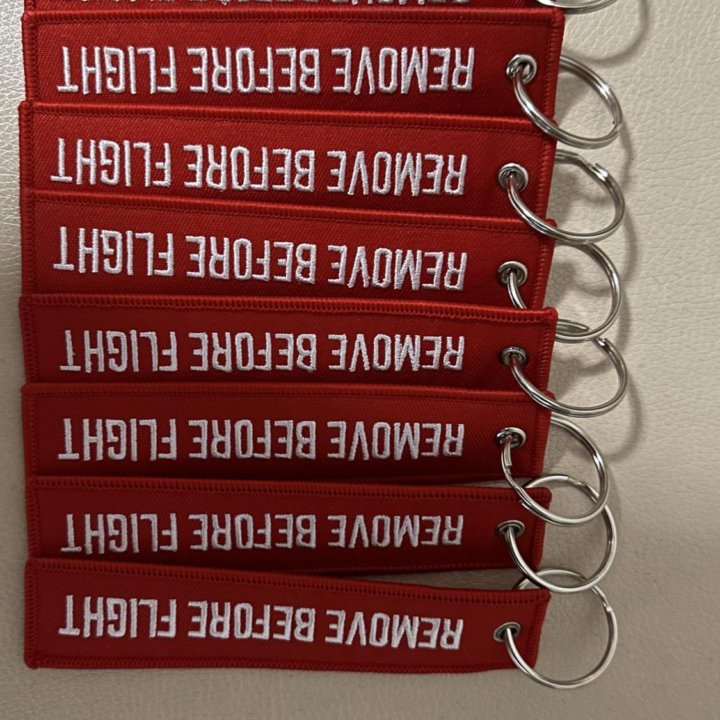 Remove before flight (ремувка) брелок