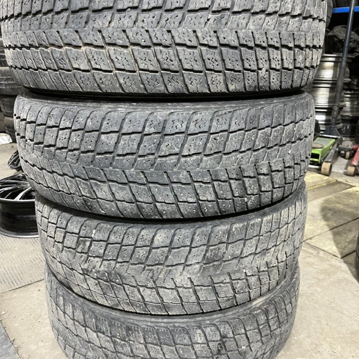 Roadstone 225/65 r 17