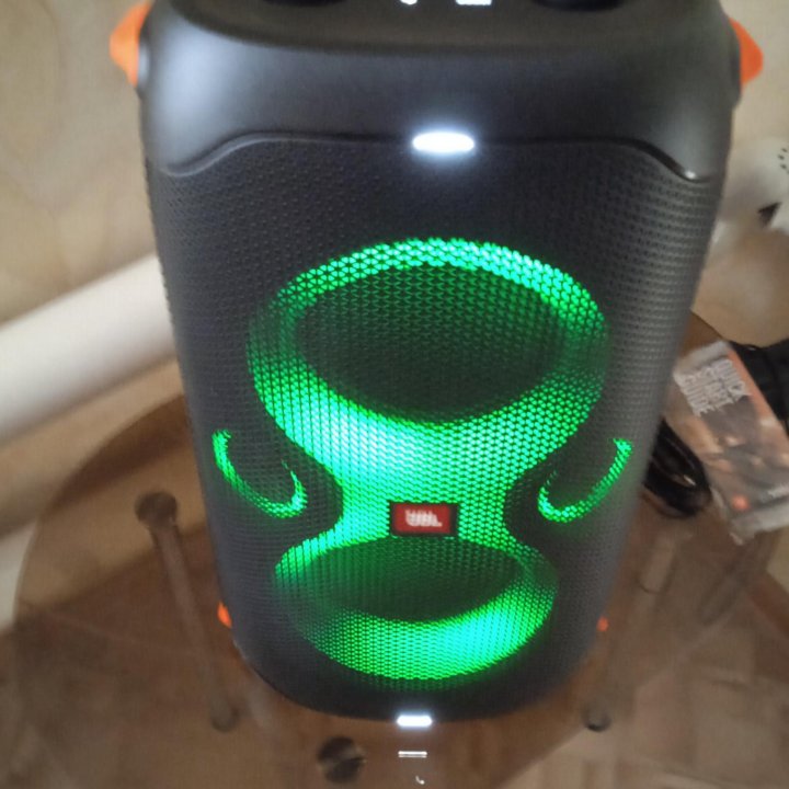 Продам JBL 110 новая