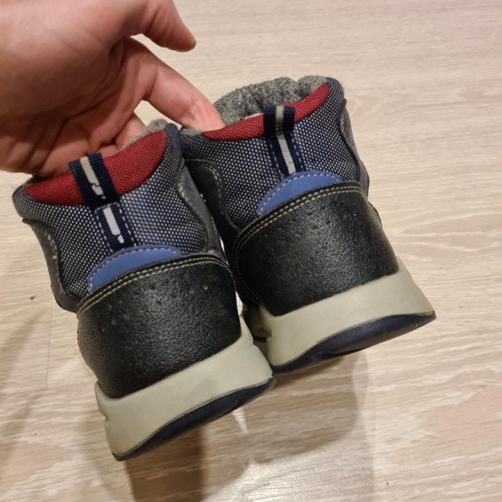 Демисезонные ботинки