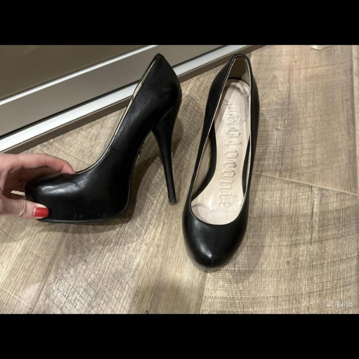 Туфли женские,черные, размер 39, б/у