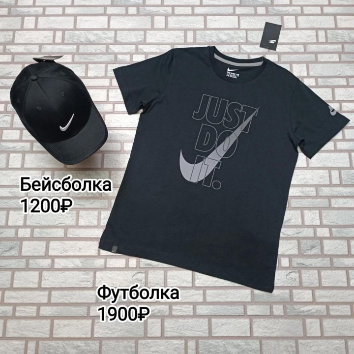 Чёрная мужская футболка Nike