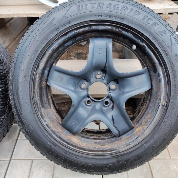 Зима Goodyear UltraGrip Ice 2 205/55 R16