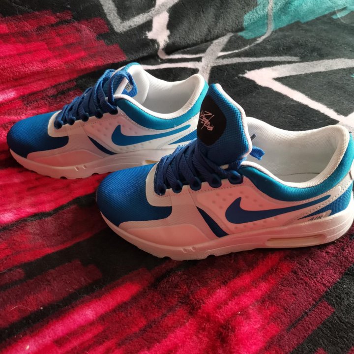 Кроссовки NIKE