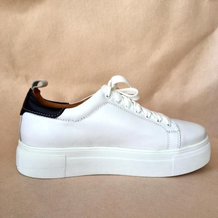 Женская обувь