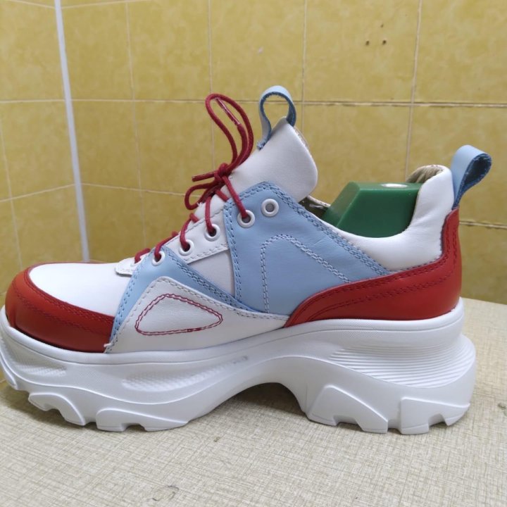 Женская обувь