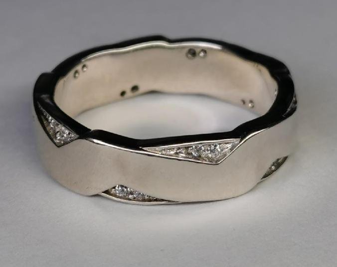 Серебряное кольцо с Фианитами