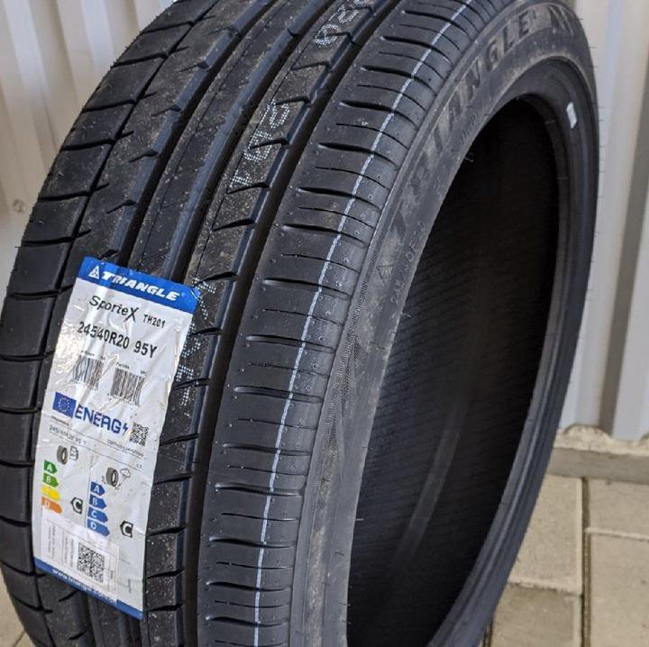 Новые летние шины 245/40 R20 Triangle TH201