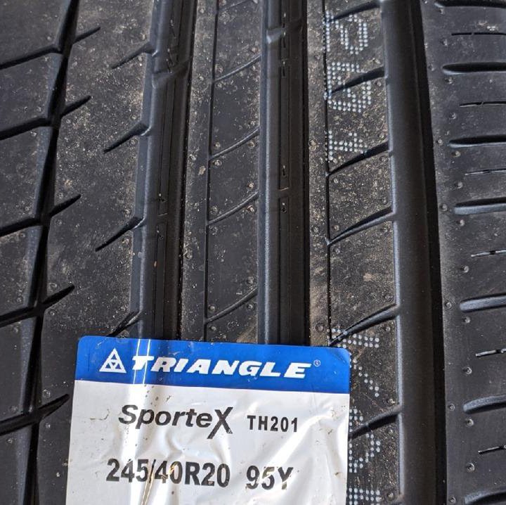 Новые летние шины 245/40 R20 Triangle TH201