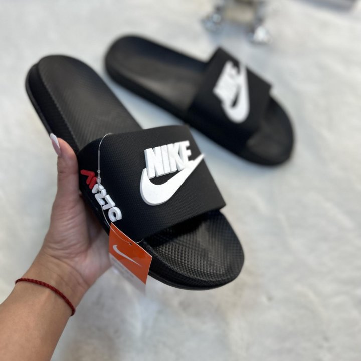 Сланцы Nike