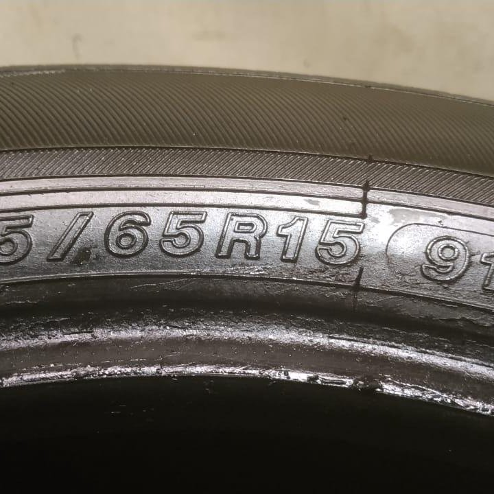 195/65 R15 Yokohama BluEarth AE01 2 шт