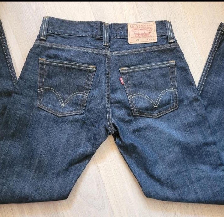 Джинсы levis 30