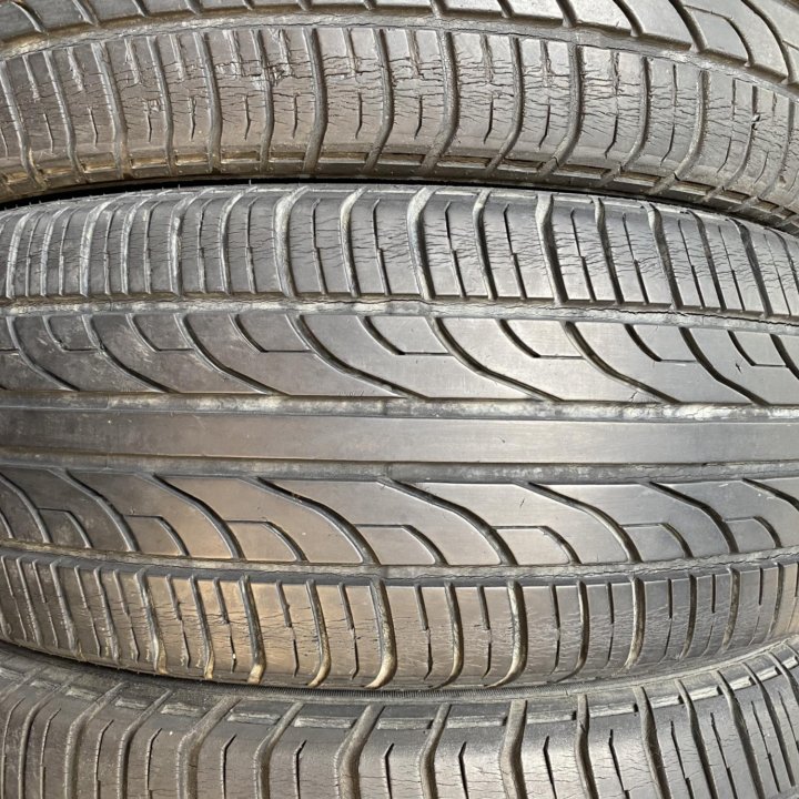 235/60 R16 GT Radial Champiro 128