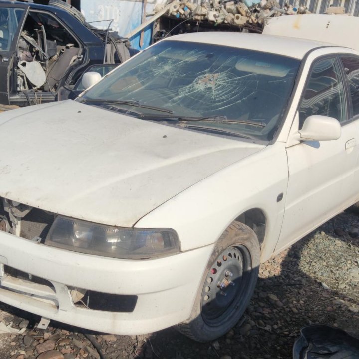 Mitsubishi Lancer 96г в разборе мкпп 1.3 инжектор