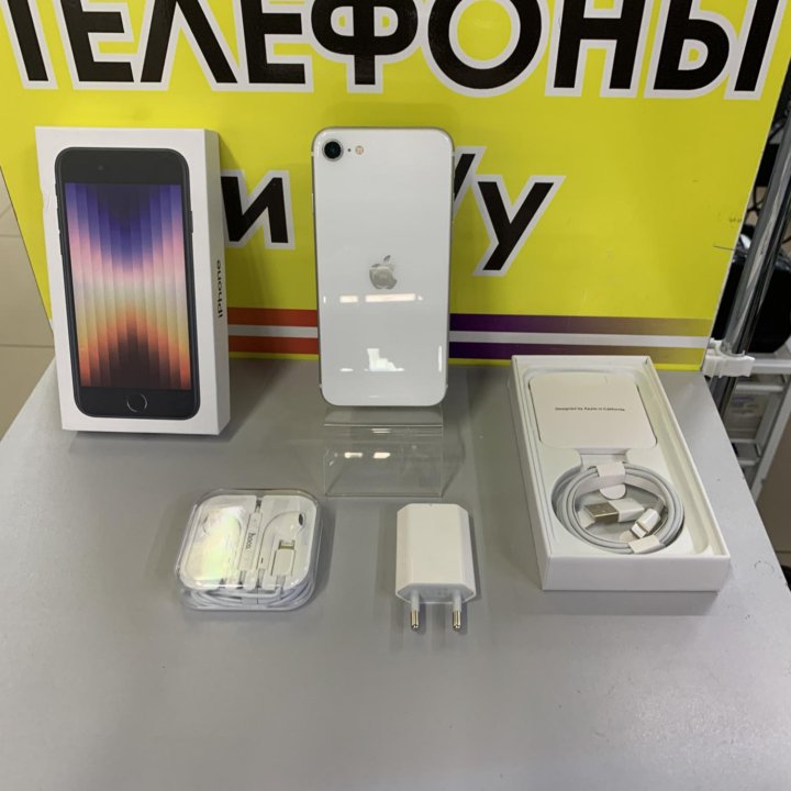 iPhone SE 2020 64GB Черный Белый в идеале