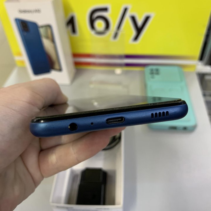 Samsung A12 4/64GB синий в идеальном состоянии