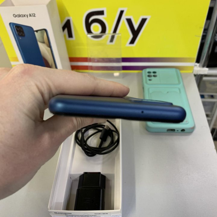 Samsung A12 4/64GB синий в идеальном состоянии