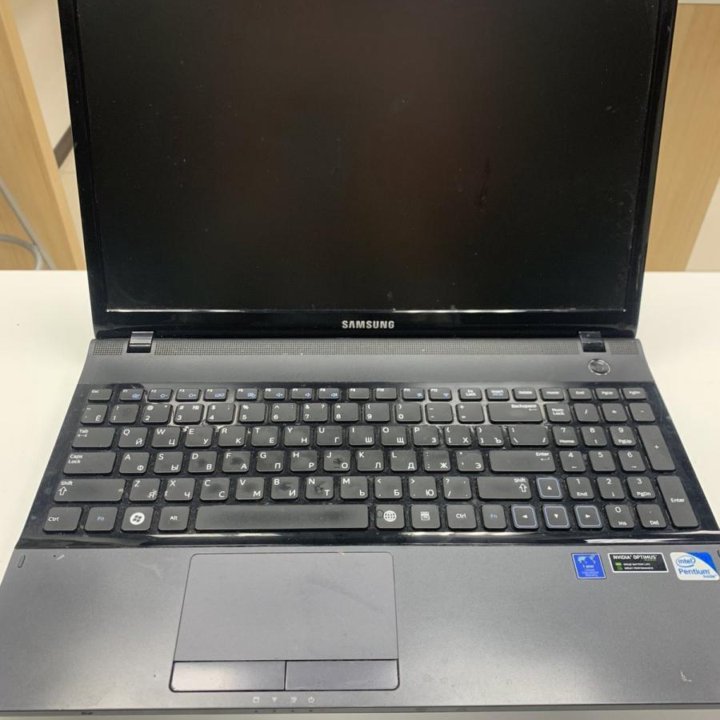 Samsung NP300E5X-U02RU