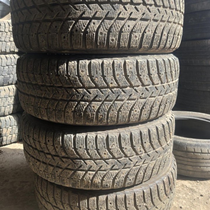 Bridgestone Ice Cruiser 5000, 215/60/16 пара