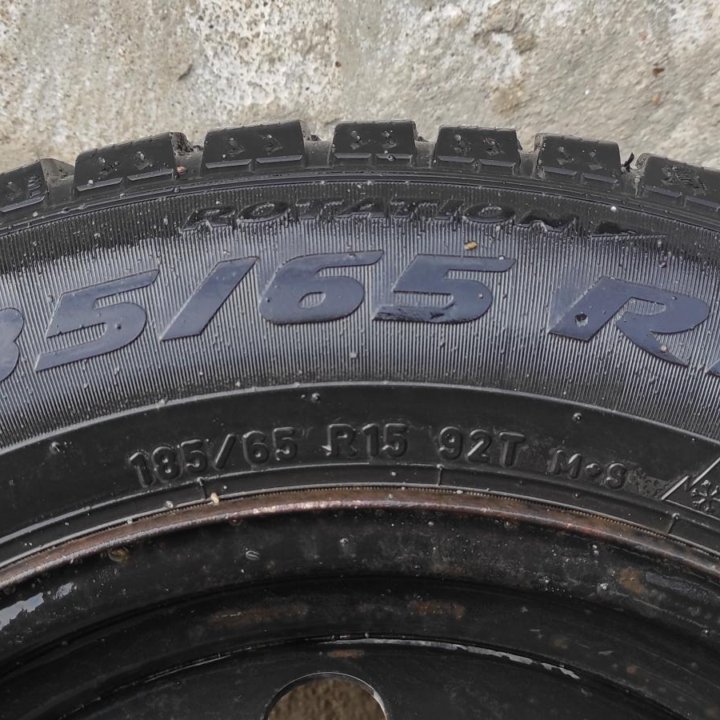 Комплект зимних шин Pirelli Ice Zero 185/65 R15