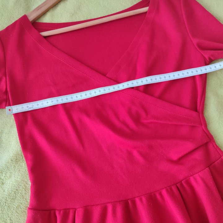 Платье женское трикотажное красное, размер М