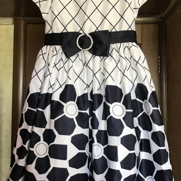 Платье для девочки нарядное