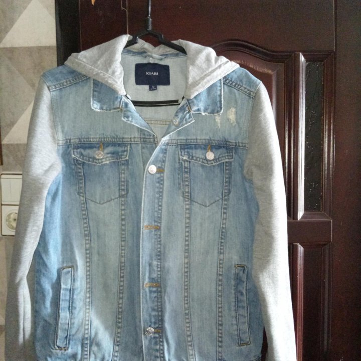 Куртка джинсовая