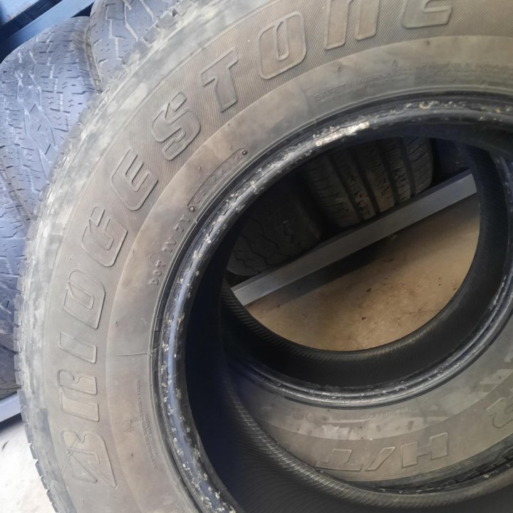 Bridgestone 265/65/17, 2шт