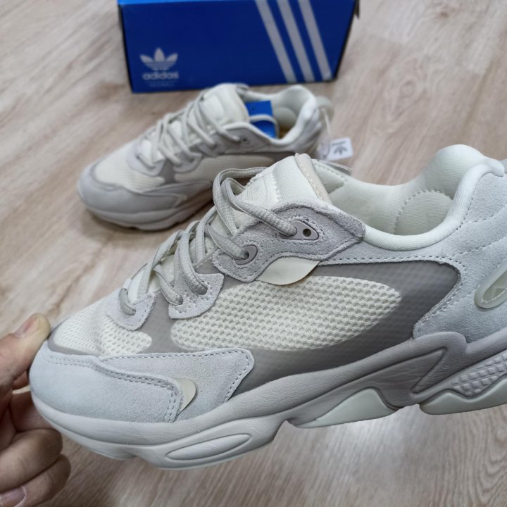 Кроссовки Adidas Ozweego