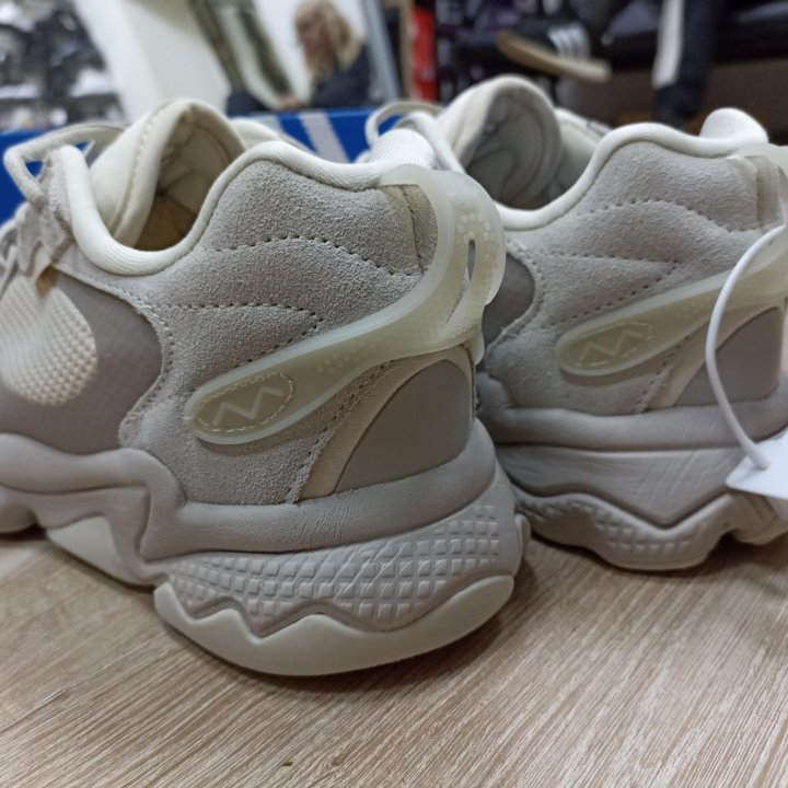 Кроссовки Adidas Ozweego