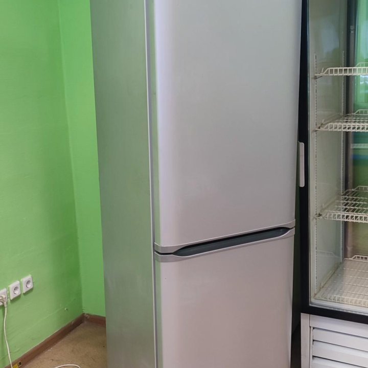 Холодильник Бирюса М380 NF. No Frost.