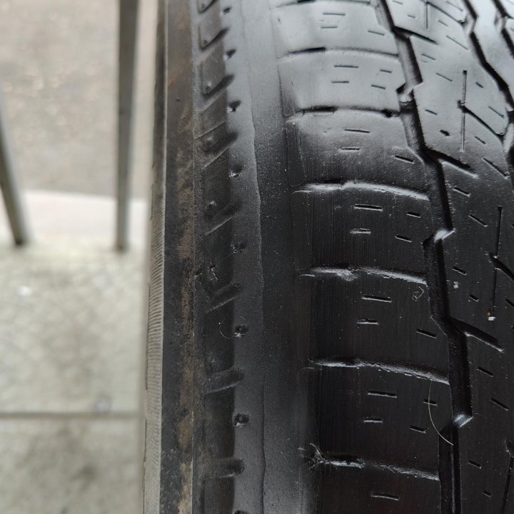 Шины Bridgestone 225/65/17 3 шт