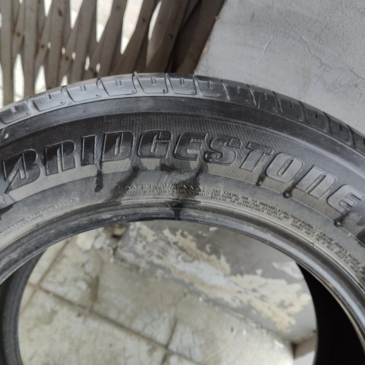 Шины Bridgestone 225/65/17 3 шт