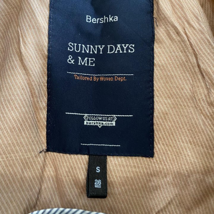 Плащ bershka