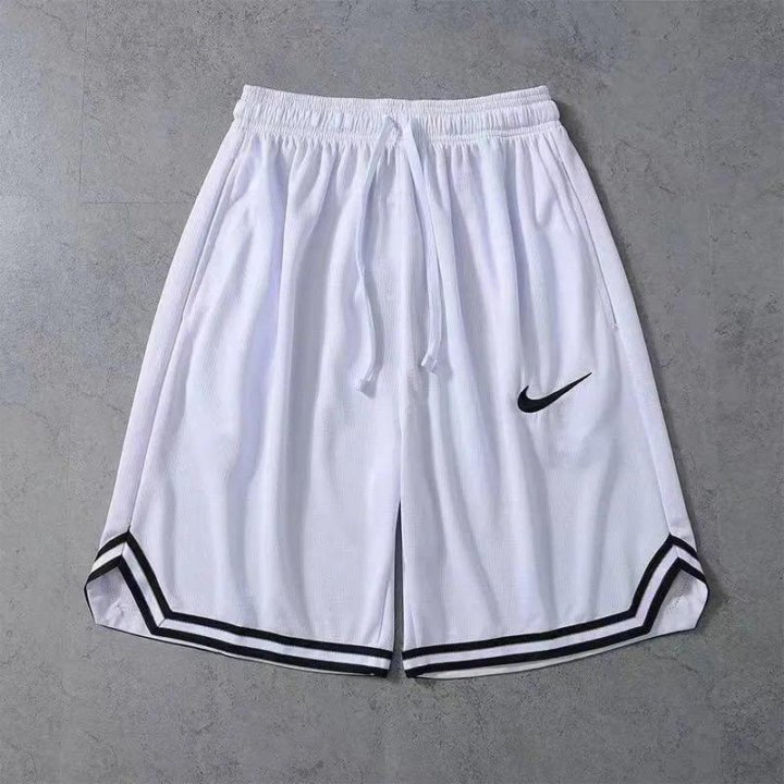 Спортивные шорты Nike