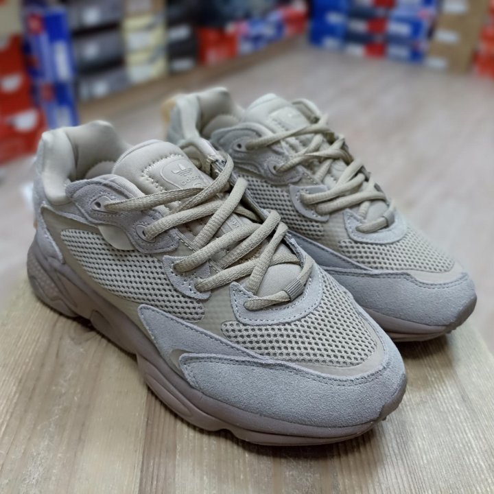 Кроссовки Adidas Ozweego