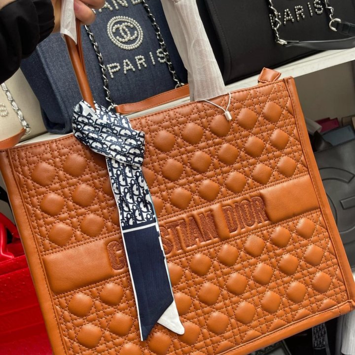 Сумки-шопер Dior