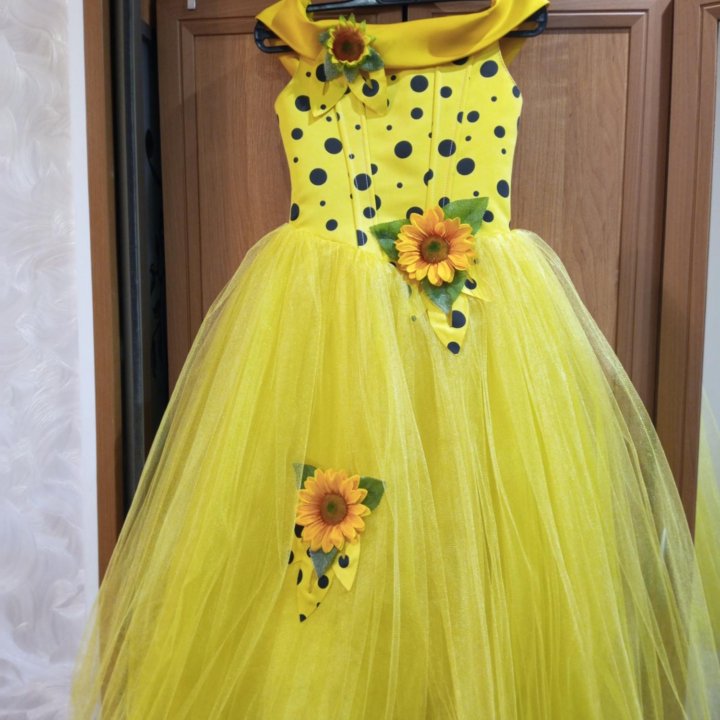 Детское нарядное платье 116 см