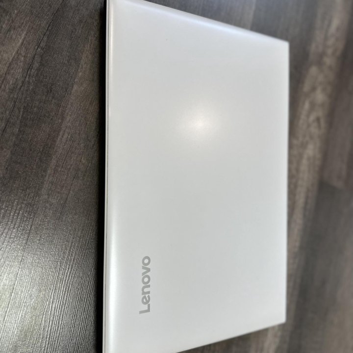 Продам ноутбук игровой Lenovo 310-15iKB