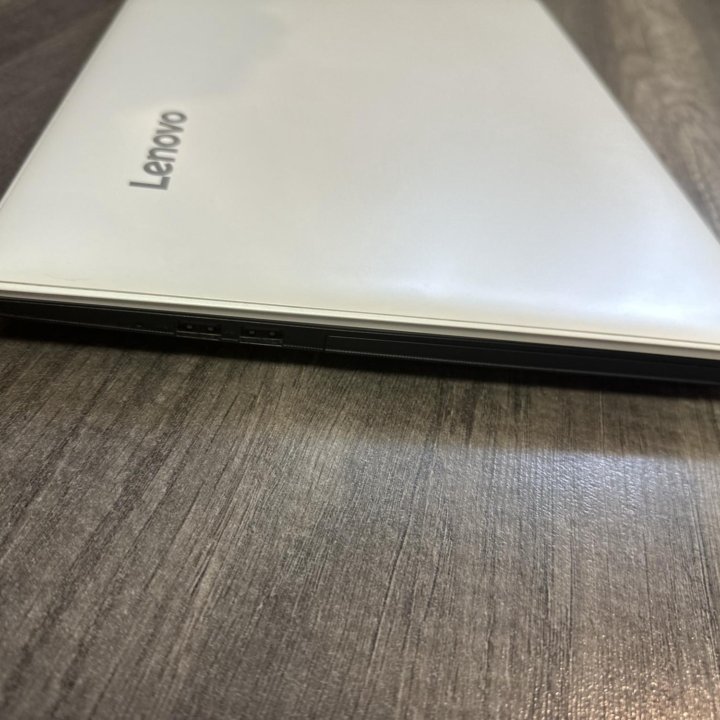 Продам ноутбук игровой Lenovo 310-15iKB