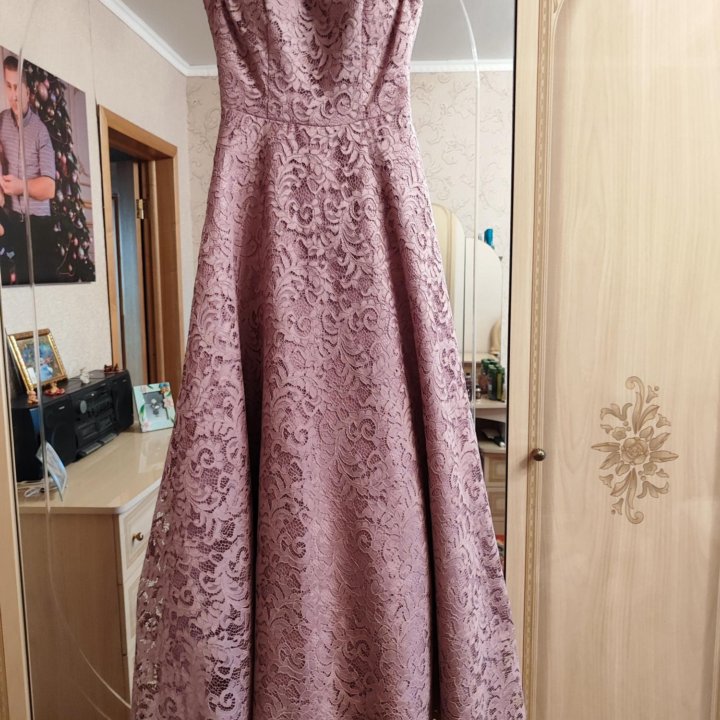 Вечернее платье