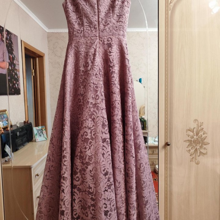 Вечернее платье