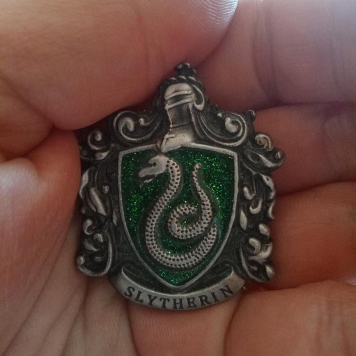 Брошь Slytherin