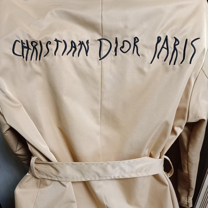 Christian Dior тема, тренч плащ. 46