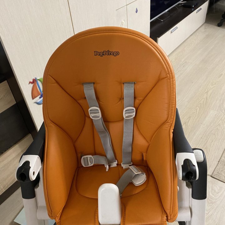 Детский стульчик для кормления Peg-Perego