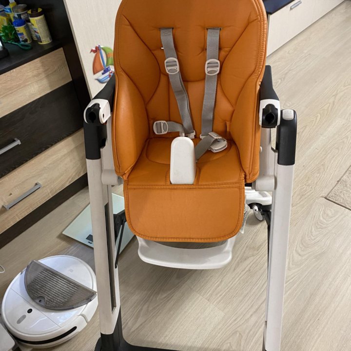 Детский стульчик для кормления Peg-Perego