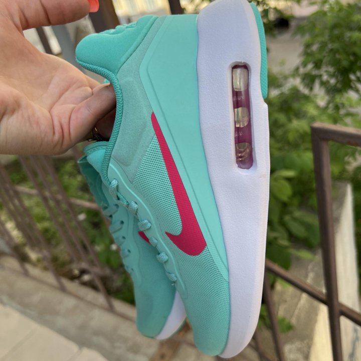 Nike Air Max Modern Essential р.38,40 новые лето